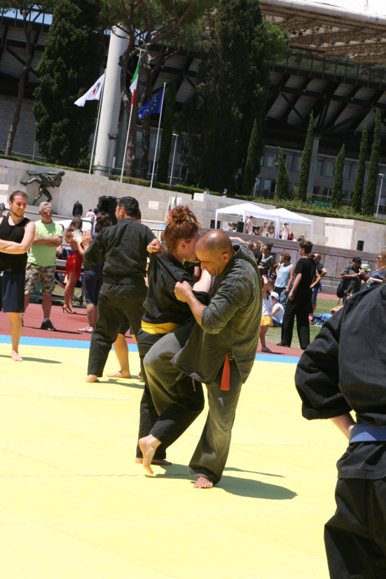 corso ju jitsu per adulti stadio dei marmi allenamento di JU JITSU PER ADULTI | asd yu dojo bushido ryu Pomezia Roma